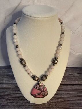 Vintage Pink Stone Pendant Beaded Necklace